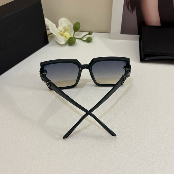 Sleek Black YSL Sunglasses with Gold Logo - Picture 6 of 6